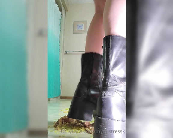 MistressK aka mymistressk - 03-28-2023 OnlyFans Video - Stomping Junk Food beneath Black Platform Dominating Boots