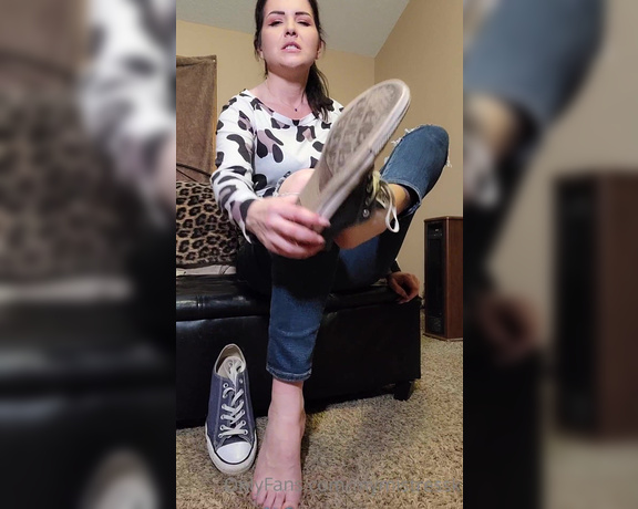 MistressK aka mymistressk - 05-13-2023 OnlyFans Video - You want My old Worn Out Converse Sneakers You must lick My feet clean first