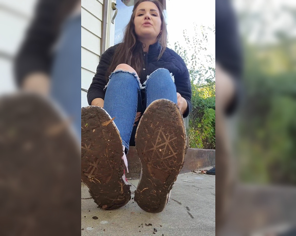 MistressK aka mymistressk - 11-03-2023 OnlyFans Video - Destroying converse for foot slave to clean up