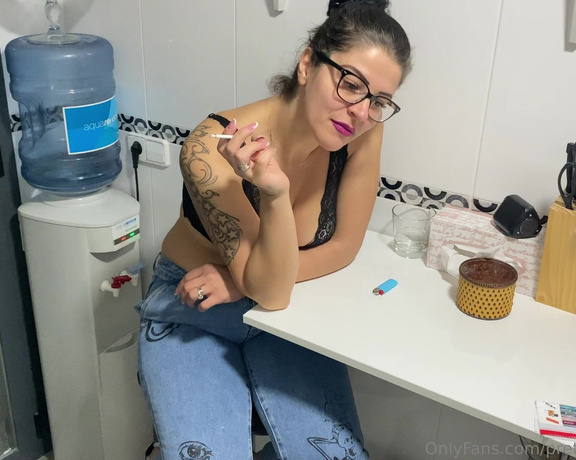 Prettyprincess220 aka prettyprincess220 - 11-15-2022 OnlyFans Video - its that cigarette after the perfect sex match