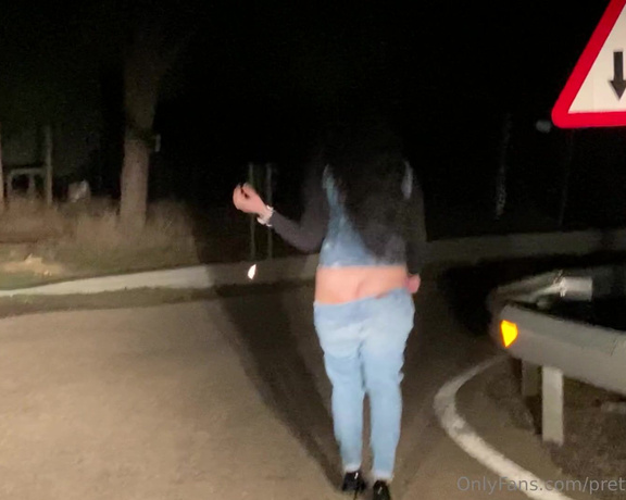 Prettyprincess220 aka prettyprincess220 - 11-20-2022 OnlyFans Video - today I went for a walk