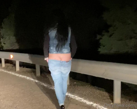 Prettyprincess220 aka prettyprincess220 - 11-20-2022 OnlyFans Video - today I went for a walk