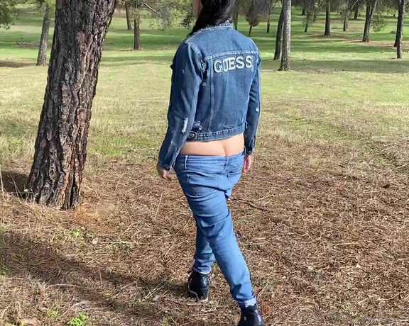 Prettyprincess220 aka prettyprincess220 - 11-22-2022 OnlyFans Video - buttcrack in the forest