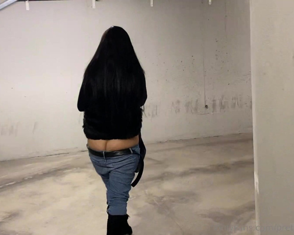 Prettyprincess220 aka prettyprincess220 - 12-03-2022 OnlyFans Video - Buttcrack looking for my the car