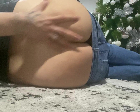 Prettyprincess220 aka prettyprincess220 - 12-14-2022 OnlyFans Video - as it was a big request, I made another clip with butt crack