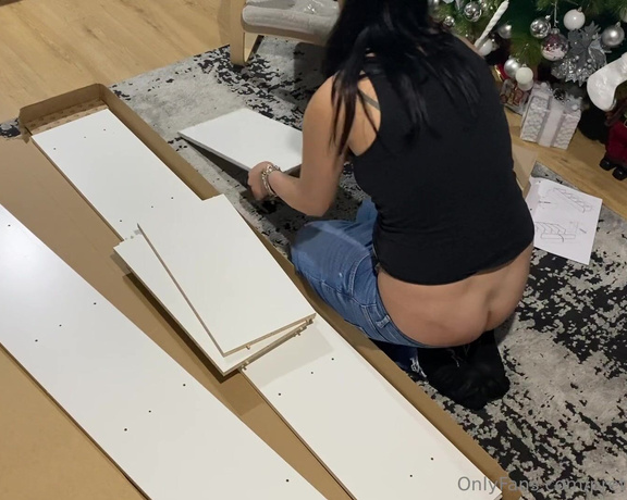 Prettyprincess220 aka prettyprincess220 - 12-16-2022 OnlyFans Video - I bought the furniture and started to assemble it