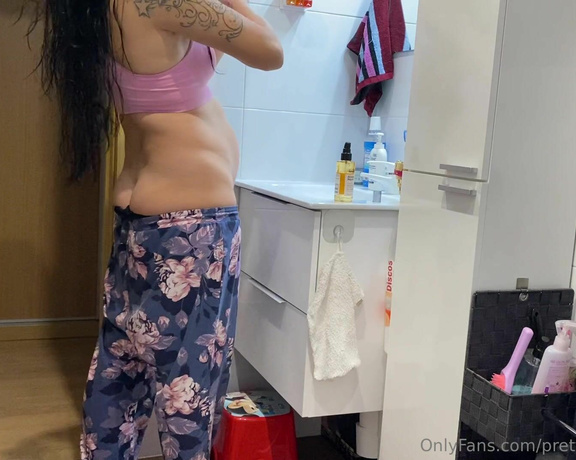 Prettyprincess220 aka prettyprincess220 - 12-26-2022 OnlyFans Video - butt crack when I do my hair