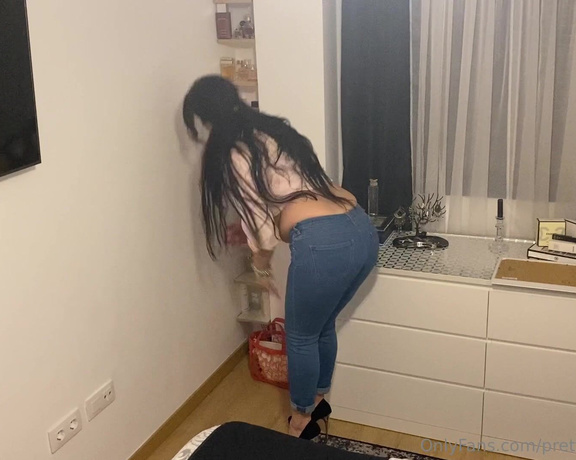 Prettyprincess220 aka prettyprincess220 - 01-06-2023 OnlyFans Video - stinky farts in jeans