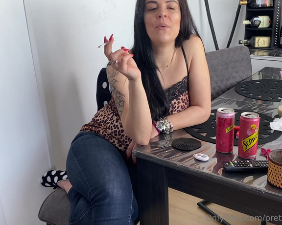 Prettyprincess220 aka prettyprincess220 - 01-19-2023 OnlyFans Video - I have had a pauza, a cigar and rested