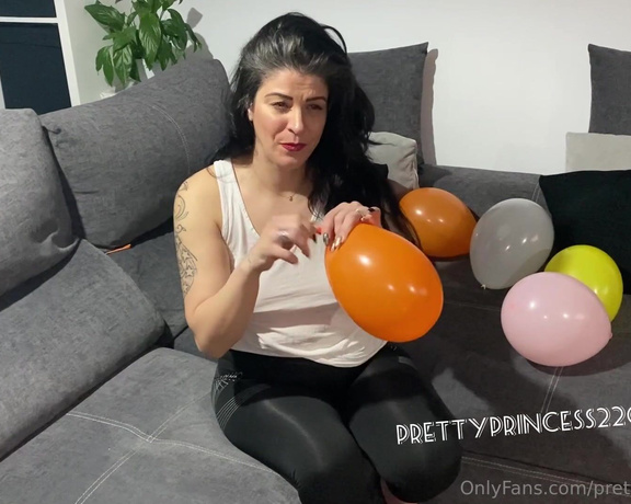 Prettyprincess220 aka prettyprincess220 - 02-04-2023 OnlyFans Video - balloons inflated with farts