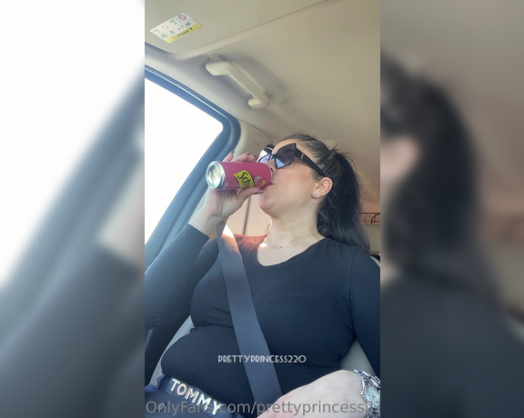 Prettyprincess220 aka prettyprincess220 - 02-07-2023 OnlyFans Video - burping in the car