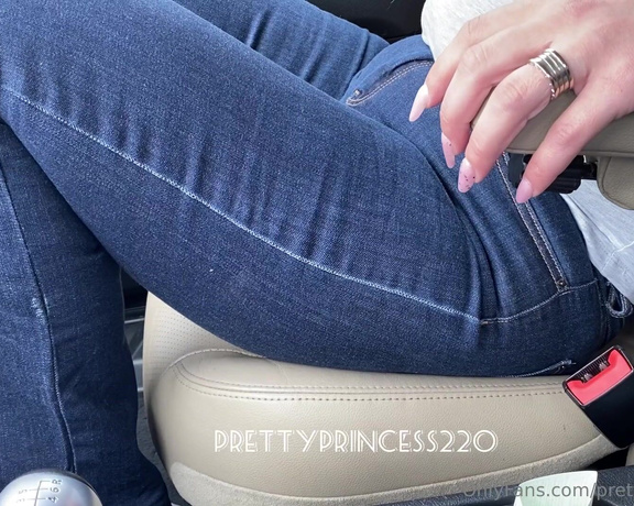 Prettyprincess220 aka prettyprincess220 - 03-09-2023 OnlyFans Video - I fart in jeans in car