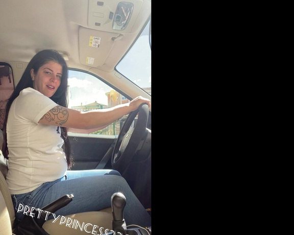 Prettyprincess220 aka prettyprincess220 - 03-23-2023 OnlyFans Video - farting in car