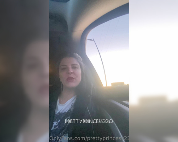 Prettyprincess220 aka prettyprincess220 - 05-13-2023 OnlyFans Video - e found a boy on the street and gave him a fart e encontrado un chico