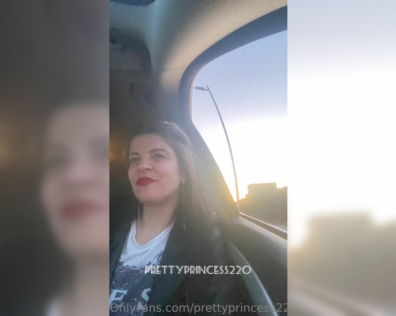 Prettyprincess220 aka prettyprincess220 - 05-13-2023 OnlyFans Video - e found a boy on the street and gave him a fart e encontrado un chico