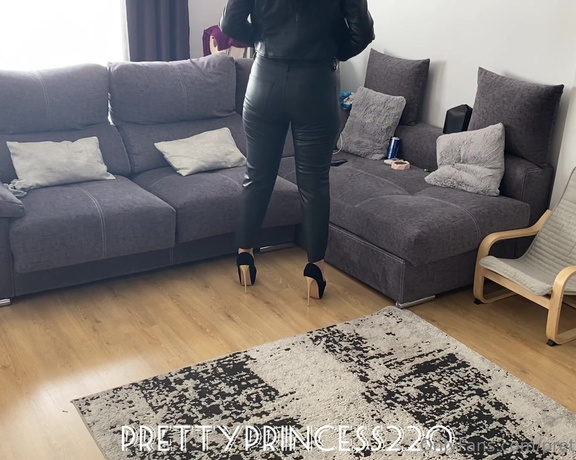 Prettyprincess220 aka prettyprincess220 - 06-06-2023 OnlyFans Video - Farting in leather suits