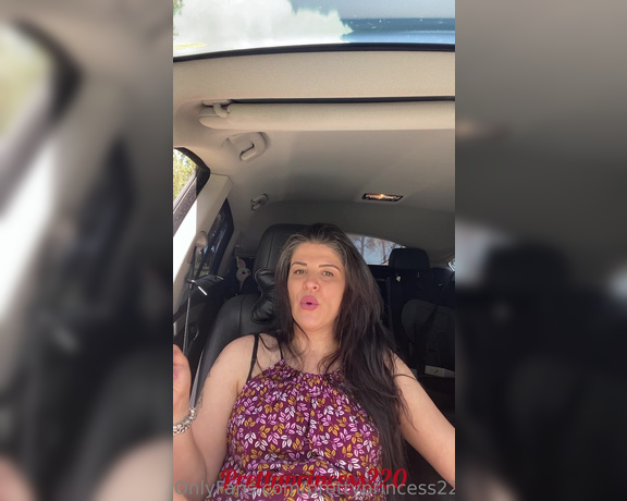 Prettyprincess220 aka prettyprincess220 - 06-10-2023 OnlyFans Video - Stepmom is burping in the car loud and close to the phone