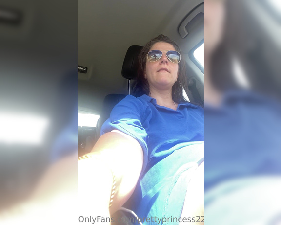 Prettyprincess220 aka prettyprincess220 - 04-27-2023 OnlyFans Video - Farting in the car