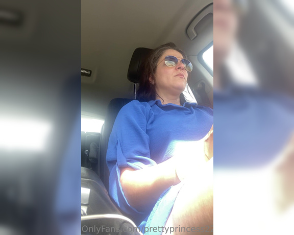 Prettyprincess220 aka prettyprincess220 - 04-27-2023 OnlyFans Video - Farting in the car