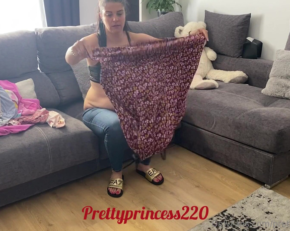 Prettyprincess220 aka prettyprincess220 - 06-26-2023 OnlyFans Video - Buttcrack, farting, burping, bellybutton and clean the house