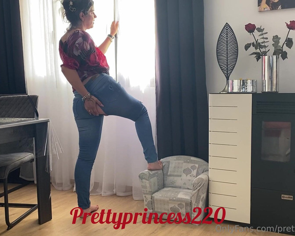 Prettyprincess220 aka prettyprincess220 - 06-28-2023 OnlyFans Video - I fart until my jeans rip in my ass