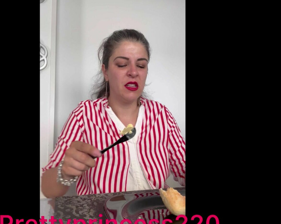 Prettyprincess220 aka prettyprincess220 - 08-03-2023 OnlyFans Video - im eating disgusting, burping and farting