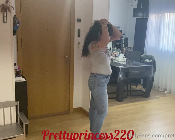 Prettyprincess220 aka prettyprincess220 - 07-08-2023 OnlyFans Video - stepmom is spitting and burping a lot