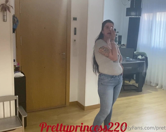 Prettyprincess220 aka prettyprincess220 - 07-08-2023 OnlyFans Video - stepmom is spitting and burping a lot