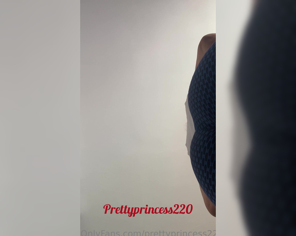 Prettyprincess220 aka prettyprincess220 - 07-09-2023 OnlyFans Video - farts in your face