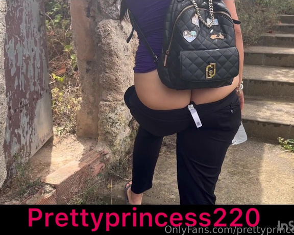 Prettyprincess220 aka prettyprincess220 - 08-25-2023 OnlyFans Video - Public butt crack in leggings