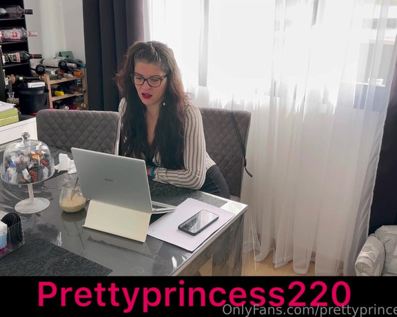 Prettyprincess220 aka prettyprincess220 - 09-20-2023 OnlyFans Video - secretary is very gassy, and farts a lot without caring that she is at work