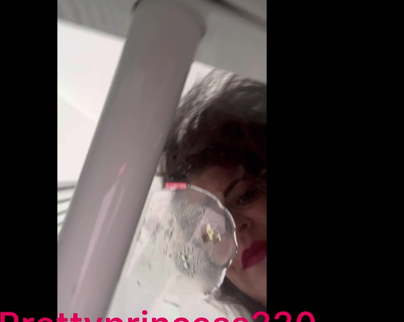 Prettyprincess220 aka prettyprincess220 - 09-27-2023 OnlyFans Video - a lot of saliva after spitting