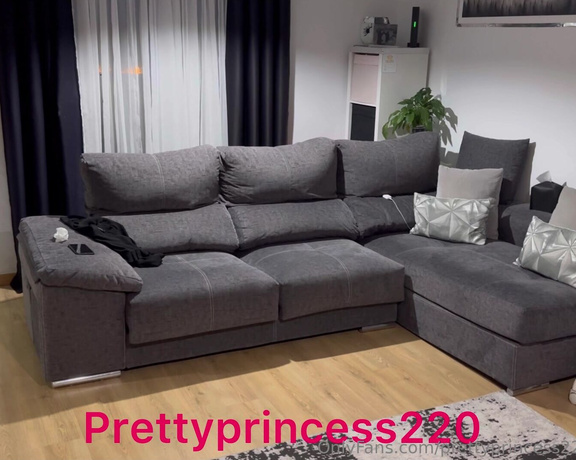 Prettyprincess220 aka prettyprincess220 - 08-29-2023 OnlyFans Video - farts while cleaning house