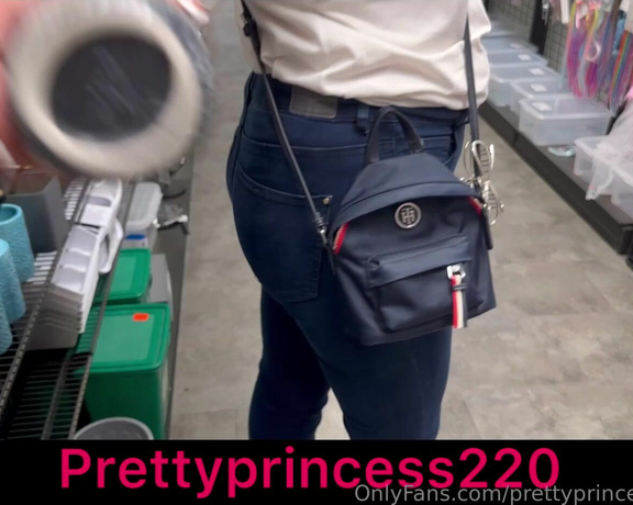 Prettyprincess220 aka prettyprincess220 - 10-20-2023 OnlyFans Video - Public farts in jeans