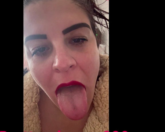 Prettyprincess220 aka prettyprincess220 - 12-02-2023 OnlyFans Video - burping on top of your cock a banana sucking it, burping with your tongue out and