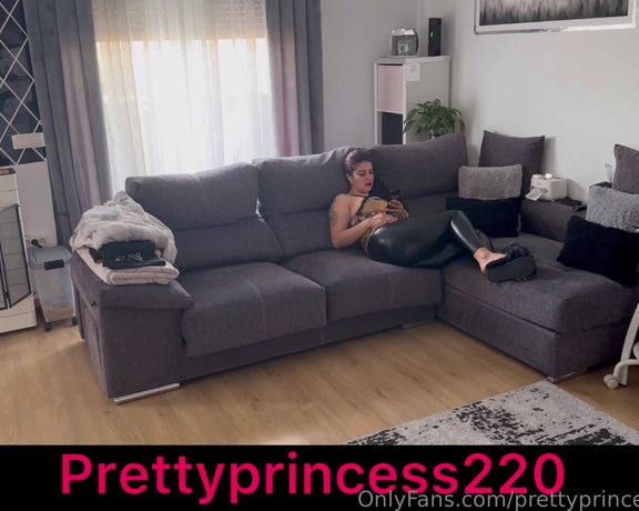 Prettyprincess220 aka prettyprincess220 - 12-06-2023 OnlyFans Video - cleaning up the house in my sexy latex leggings, and farting a lot while I move,