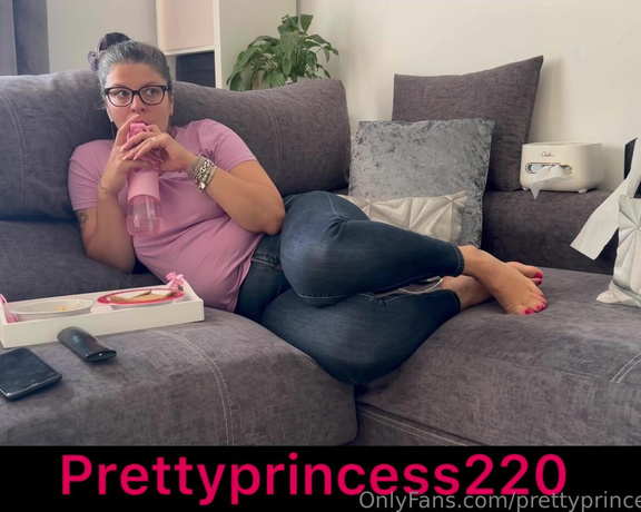 Prettyprincess220 aka prettyprincess220 - 10-09-2023 OnlyFans Video - Eating and farting