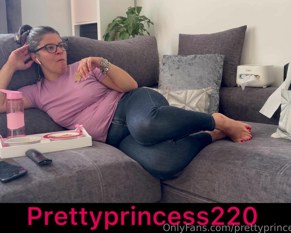 Prettyprincess220 aka prettyprincess220 - 10-09-2023 OnlyFans Video - Eating and farting