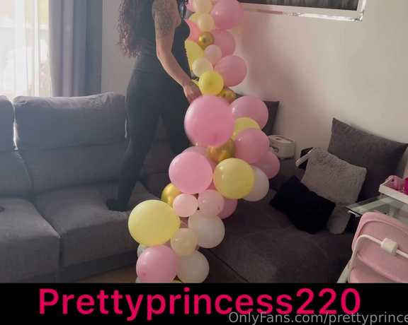 Prettyprincess220 aka prettyprincess220 - 12-12-2023 OnlyFans Video - Balloons whit farts