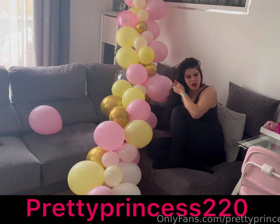 Prettyprincess220 aka prettyprincess220 - 12-12-2023 OnlyFans Video - Balloons whit farts