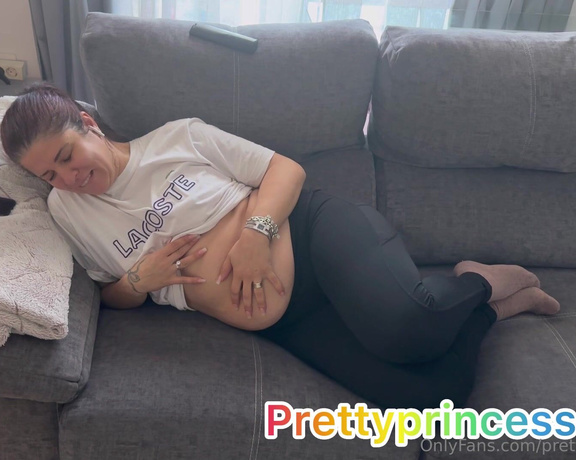 Prettyprincess220 aka prettyprincess220 - 12-31-2023 OnlyFans Video - I massage my belly to get rid of all the farts stored all day