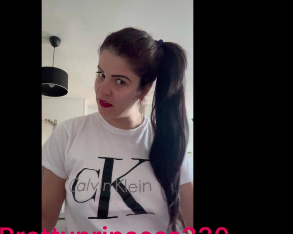 Prettyprincess220 aka prettyprincess220 - 11-22-2023 OnlyFans Video - Im on video call with you just so you can see me how to inhale air