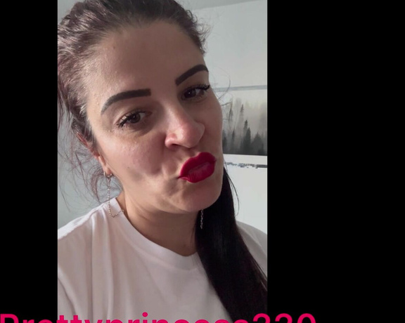 Prettyprincess220 aka prettyprincess220 - 11-22-2023 OnlyFans Video - Im on video call with you just so you can see me how to inhale air