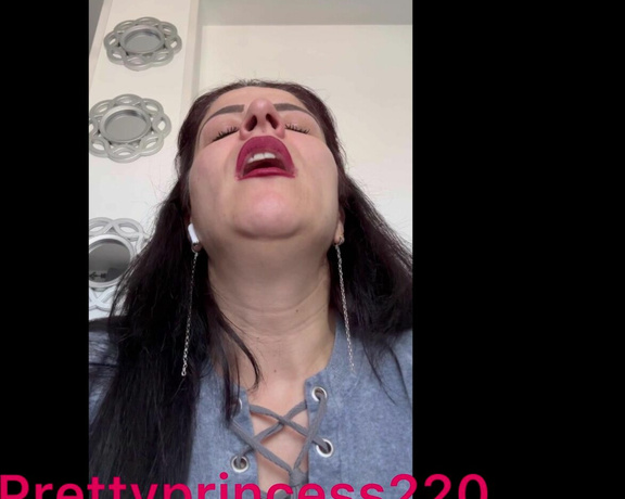 Prettyprincess220 aka prettyprincess220 - 11-30-2023 OnlyFans Video - Sneezing a lot