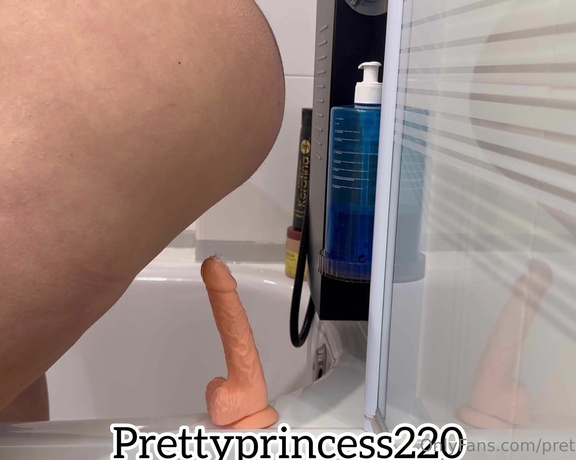 Prettyprincess220 aka prettyprincess220 - 04-10-2024 OnlyFans Video - which one do you like the most what clothes what position How do I make you