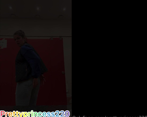 Prettyprincess220 aka prettyprincess220 - 02-16-2024 OnlyFans Video - desperate farts in public bathroom