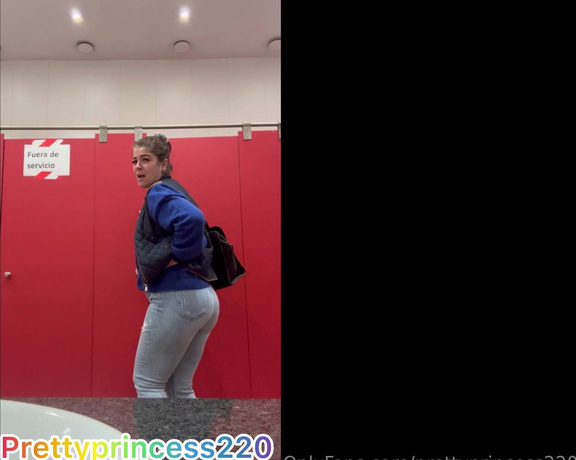 Prettyprincess220 aka prettyprincess220 - 02-16-2024 OnlyFans Video - desperate farts in public bathroom