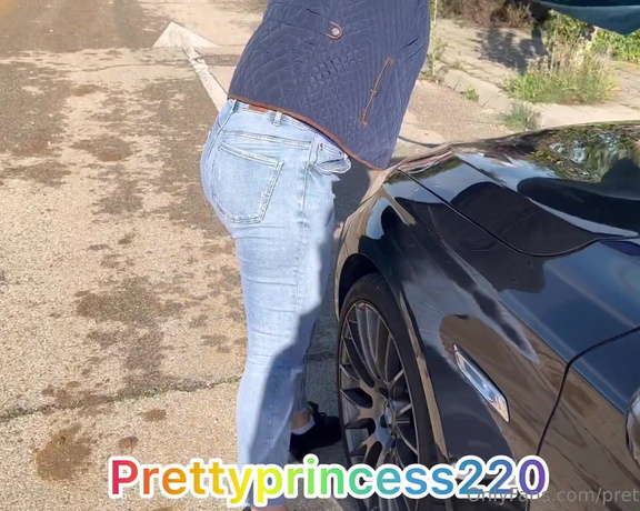 Prettyprincess220 aka prettyprincess220 - 03-29-2024 OnlyFans Video - Public farts and cleaning the car