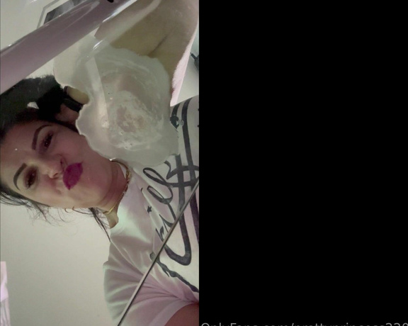 Prettyprincess220 aka prettyprincess220 - 04-24-2024 OnlyFans Video - Spitting_0vwr