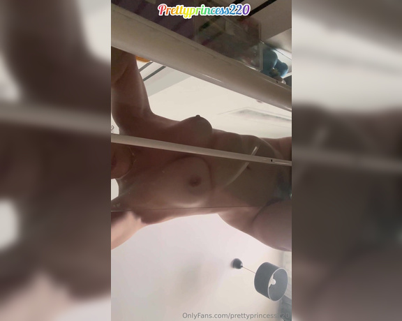 Prettyprincess220 aka prettyprincess220 - 08-08-2024 OnlyFans Video - yours, sweaty and farting